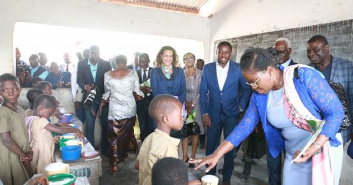 Les élèves togolais ont désormais le droit de manger à l’école à la charge de l’Etat