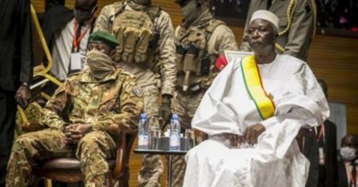 Gouvernement de transition au Mali, les militaires aux postes clés