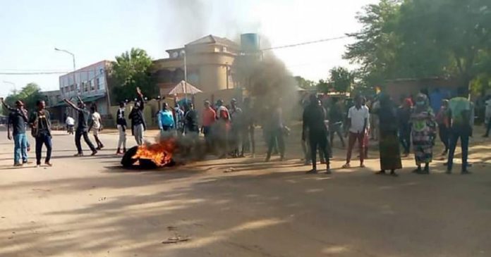 14 opposants sont en détention pour avoir manifesté