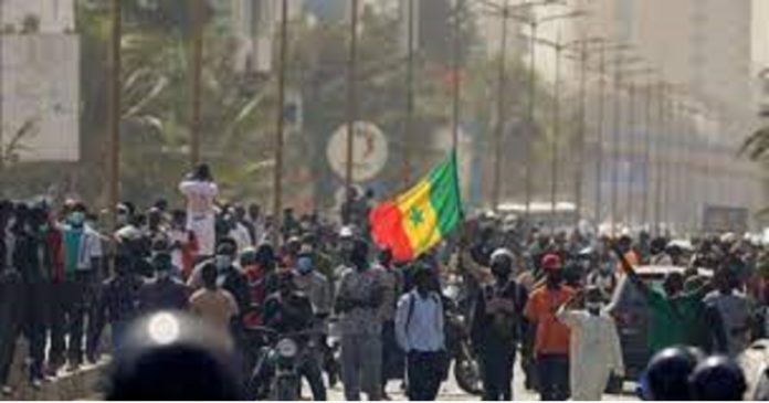 médiateur de la République appelle Macky Sall à «écouter la jeunesse»
