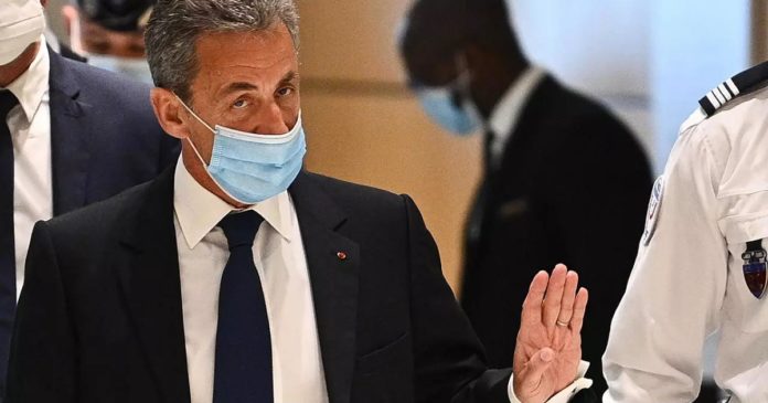 Trois ans de prison pour Nicolas Sarkozy