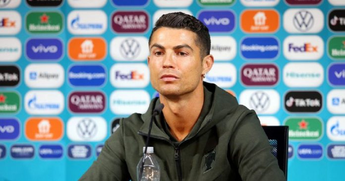 L’UEFA s’insurge contre le cocagate initié par Cristiano Ronaldo L’UEFA s’insurge contre le cocagate initié par Cristiano Ronaldo