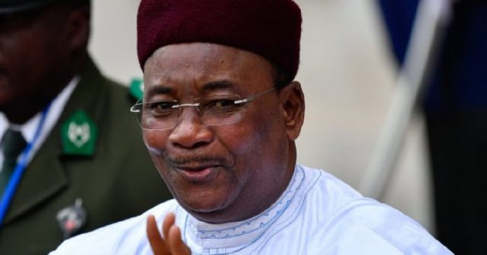 Champion de la ZLECAF , une statue érigée à Accra pour honorer Mahamadou Issoufou