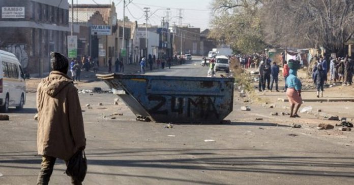 Violences en Afrique du Sud , toutes les raisons sont bonnes pour piller, constate la police