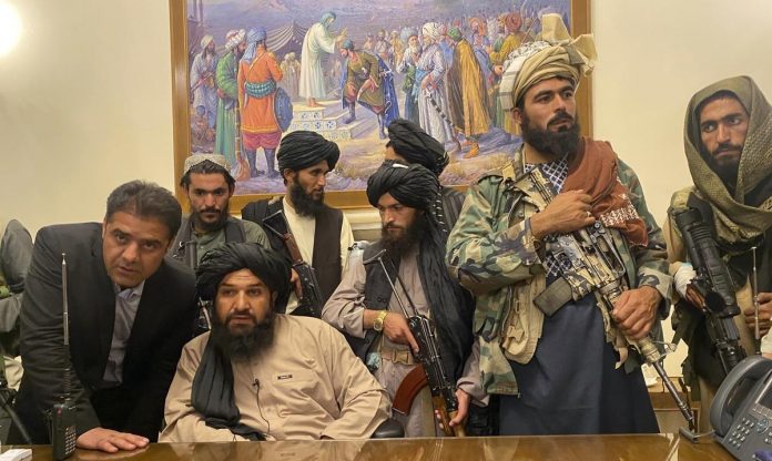 Prise de l’Afghanistan , le ballet des talibans sous les applaudissements des américains