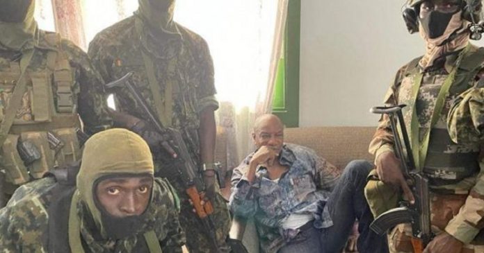 Coup d’état en Guinée Conakry , un règlement de compte selon Aliou Barry