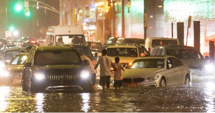New York , la tempête Ida bat le record de pluie