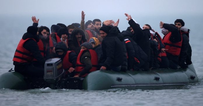 Immigration en Europe : naufrage très meurtrier d’une embarcation de migrants dans la manche