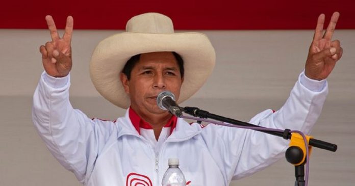 Pérou : le président Pédro Castillo serre les vices pour financer la santé et l’éducation