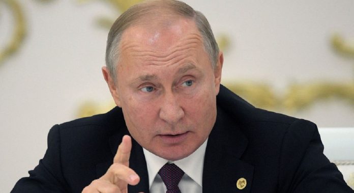Tensions en Ukraine : le président russe Vladimir Poutine promet une réponse « militaire et technique » face aux menaces occidentales