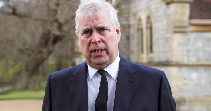 Angleterre: sous la menace d'un procès, le prince Andrew perd ses titres royaux