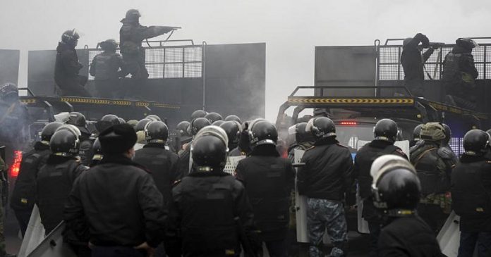 Manifestations au Kazakhstan : des dizaines de morts dans les émeutes suite à la hausse du prix du gaz