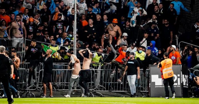 Violences dans les stades: les supporters marseillais interdits à Saint-Etienne