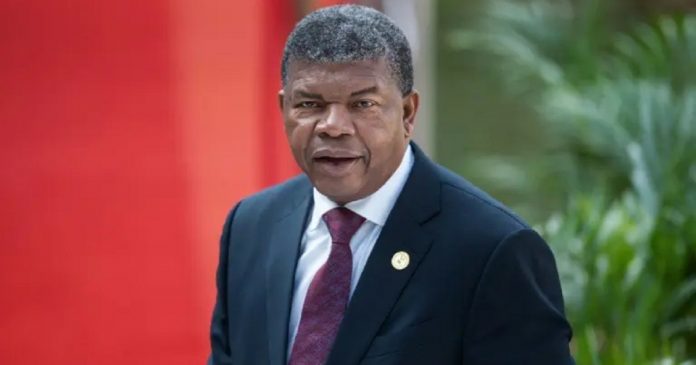 Abandon des combustibles fossiles : le président angolais exhorte l’Afrique à ne pas céder à la pression des « étrangers »