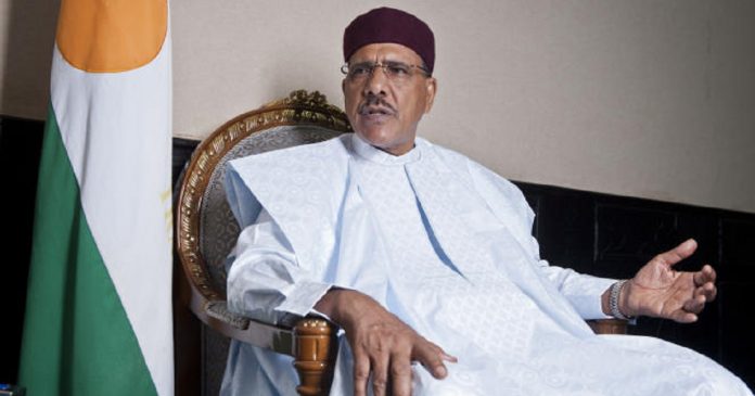 Crise malienne : le président nigérien,Bazoum, adoucit le ton