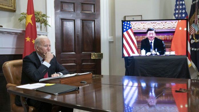 Taïwan : le président chinois Xi Jinping avertit Joe Biden de ne pas « jouer avec le feu »