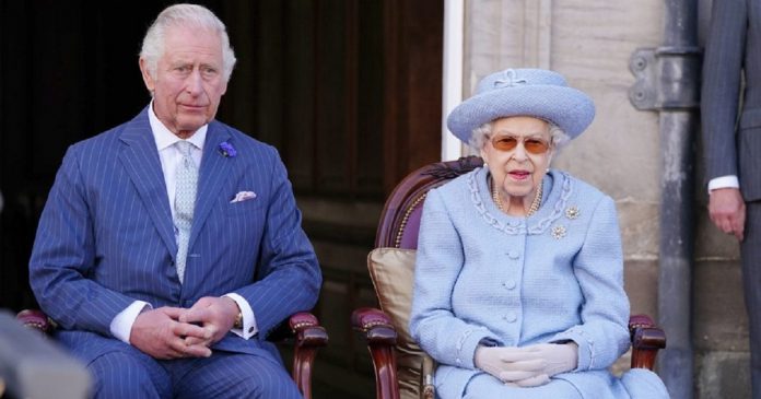 Décès d'Elisabeth II d'Angleterre: le fils remplace la reine