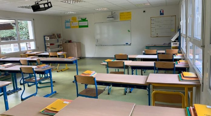 France : des parents d'élèves portent plainte contre l'Etat