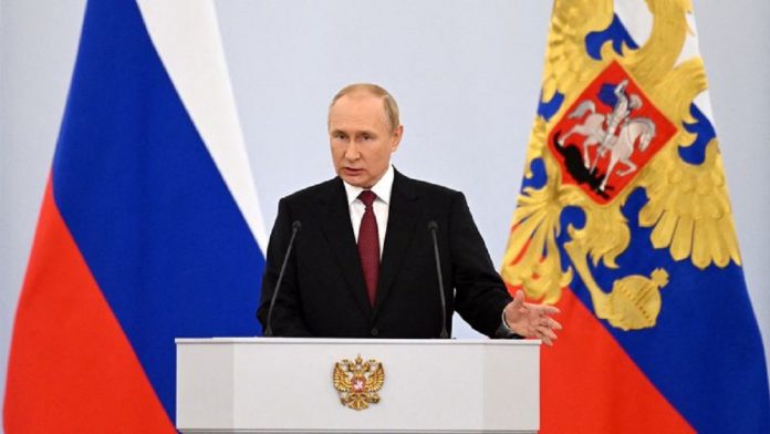 Vladimir Poutine officialise l'annexion des territoires ukrainiens et s'adresse à Kiev