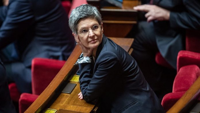 France: une protection policière envisagée pour la députée Sandrine Rousseau