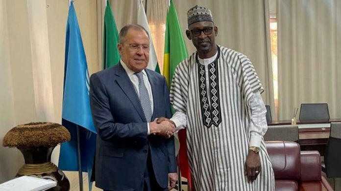 Le ministre russe au Mali-« Nous n’allons pas continuer à nous justifier pour le choix de nos partenaires », réagit Abdoulaye Diop