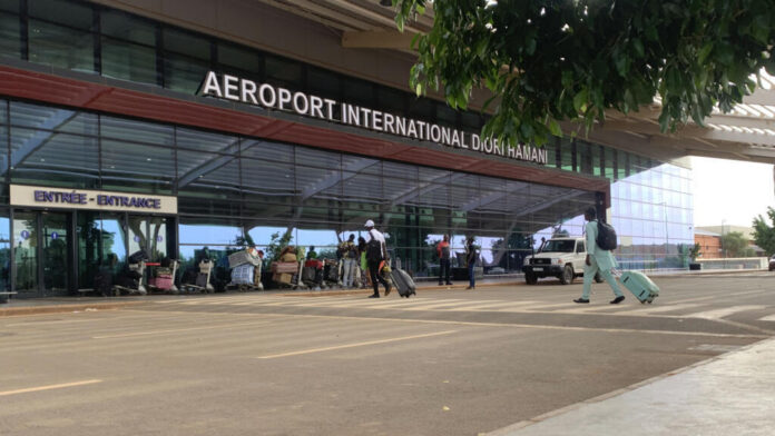 aeroport de niamey Attaque de l'aéroport de Niamey : la Côte d'Ivoire, le Bénin et la France pointée du doigt