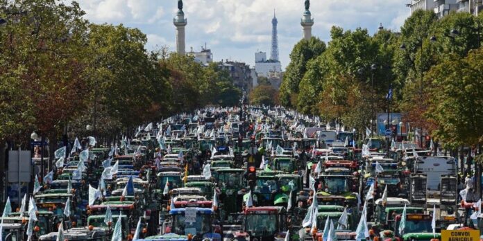 Manifestation des agriculteurs à Paris : 350 tracteurs devant l’Assemblée nationale