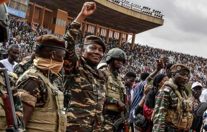 « Guerre avec la France » : au Niger, le régime militaire appelle la population à se préparer