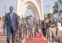 Mali : djihadistes libérés contre du carburant, le deal avec le JNIM Mali : djihadistes libérés contre du carburant, le deal avec le JNIM