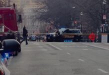 Incident à la Maison Blanche : une fourgonnette force les barrières de sécurité, le conducteur interpellé Incident à la Maison Blanche : une fourgonnette force les barrières de sécurité, le conducteur interpellé