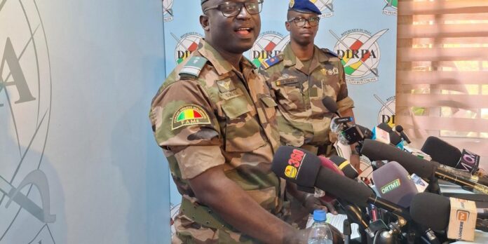 Attaques au Mali: un véhicule kamikaze visait aussi la résidence d'Assimi Goita, selon l'armée