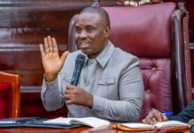 Ouganda : un avocat arrêté alors qu’il voulait porter plainte contre le fils du président Ouganda : Erias Lukwago arrêté après une plainte contre le fils de Museveni