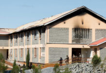 Incendie d’une école au Kenya : des élèves poursuivies pour le meurtre de 16 camarades Incendie d’une école au Kenya : des élèves poursuivies pour le meurtre de 16 camarades