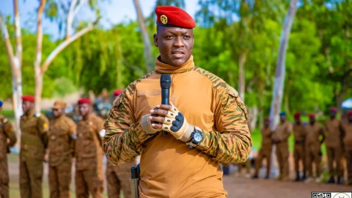 Le Burkina rompt ses relations diplomatiques avec la France : qu'est-ce que cela signifie réellement ?
