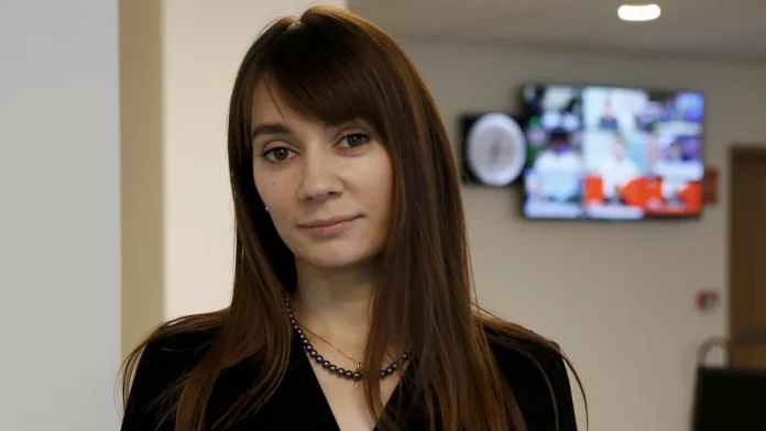 Xenia Fedorova France : accusée d'être « la voix » de la Russie, la journaliste Xenia Fedorovamenacée d'expulsion