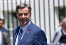 Russie : le patron de la CIA à Moscou pour des discussions secrètes, selon les médias américains Russie : le patron de la CIA, John Ratcliffe, à Moscou pour des discussions secrètes, selon les médias américains