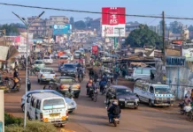 Ouganda : un ancien colonel extradé vers les États-Unis, accusé d’avoir armé un cartel mexicain Ouganda : Katungi Michael Mpeirwe extradé vers les États-Unis, accusé d’avoir armé un cartel mexicain
