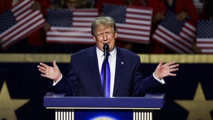 Republicans Gather In Dallas For Inaugural Midterm Convention Donald Trump promet un dividende de 5000 dollars à chaque adulte américain en cas de victoire