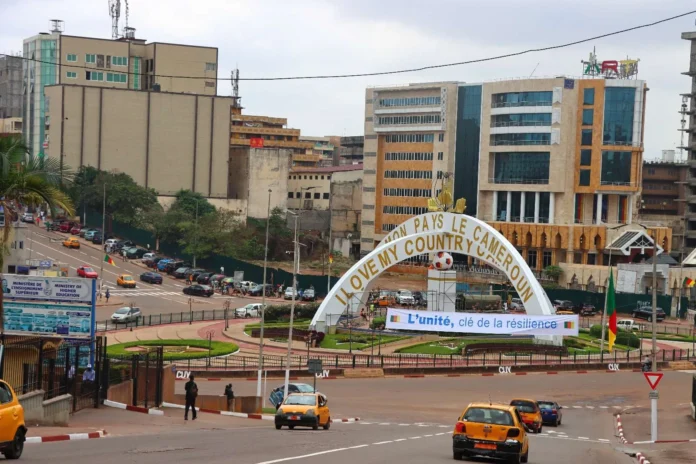 journalistes Cameroun : quatre journalistes en garde à vue pour «suspicion de vol» des lunettes d’un ministre
