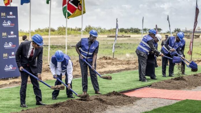 raffinerie Kenya : plusieurs présidents africains au lancement du chantier de la raffinerie Dangote, dont le togolais Savi de Tové