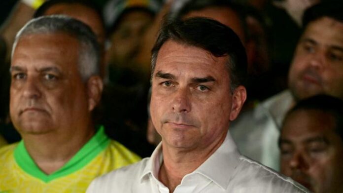 Brésil : Flavio Bolsonaro a fui le pays après sa défaite, les États-Unis lui promettent un visa