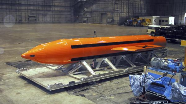 La bombe conventionnelle la plus puissante des USA Iran : les États-Unis envisageraient de lancer la "mère de toutes les bombes"