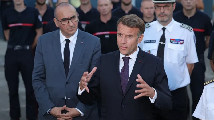 Manifestations en France : Emmanuel Macron refuse la démission du ministre de l’Intérieur